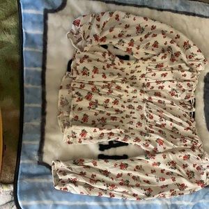 Size Large , nice flower shirt